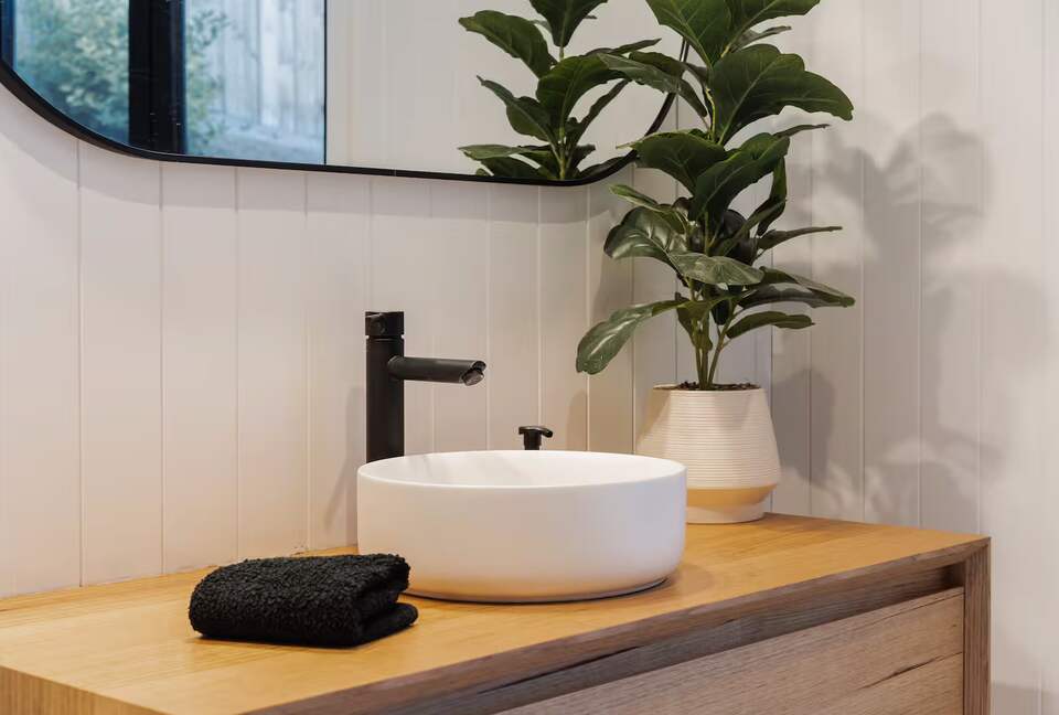 Coastal Calm | A Light-Filled Retreat in Rye - Rye, Australia