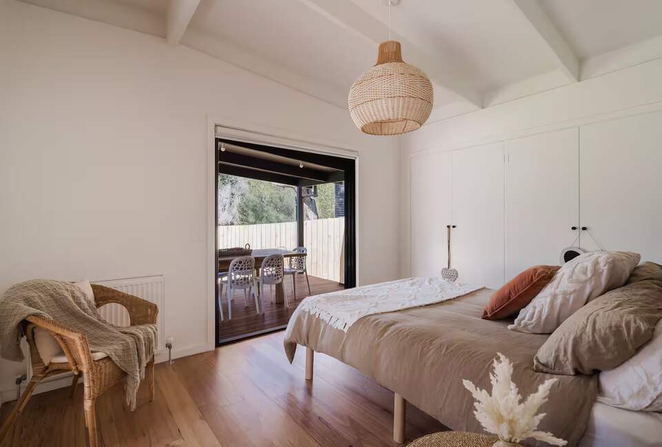 Coastal Calm | A Light-Filled Retreat in Rye - Rye, Australia