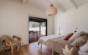 Coastal Calm | A Light-Filled Retreat in Rye - Rye, Australia