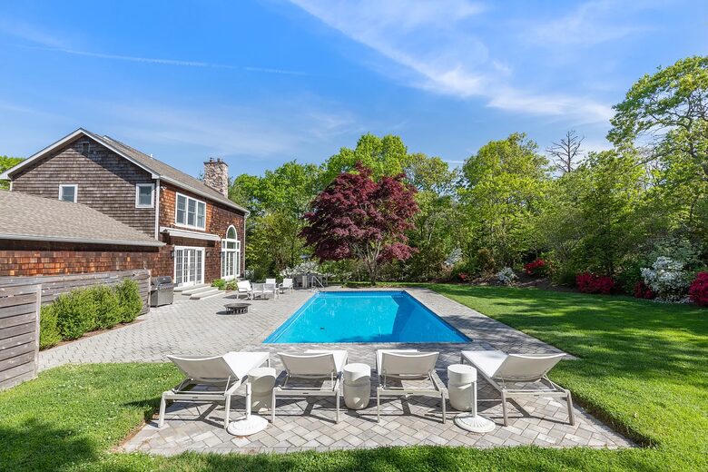 Refined Hamptons Escape with Expansive Entertaining Spaces - Water Mill, New York