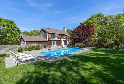 Refined Hamptons Escape with Expansive Entertaining Spaces - Water Mill, New York