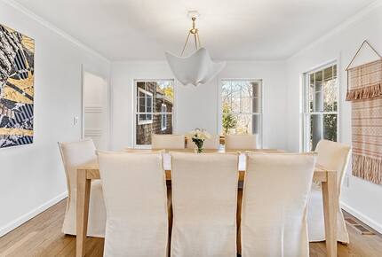 Refined Hamptons Escape with Expansive Entertaining Spaces - Water Mill, New York