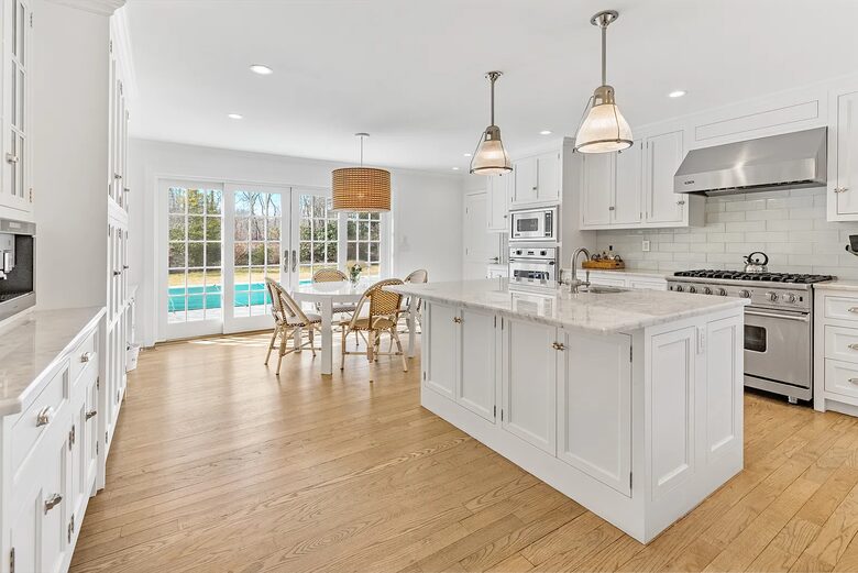 Refined Hamptons Escape with Expansive Entertaining Spaces - Water Mill, New York