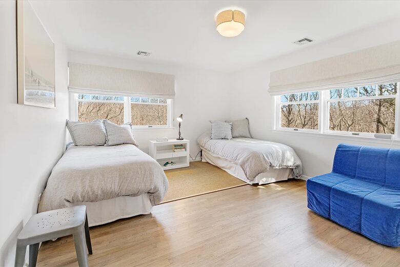 Refined Hamptons Escape with Expansive Entertaining Spaces - Water Mill, New York