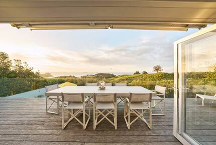 Sophisticated Island Living with Spa & Sun Decks - Waiheke Island, New Zealand