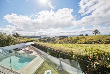 Sophisticated Island Living with Spa & Sun Decks - Waiheke Island, New Zealand