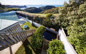 Sophisticated Island Living with Spa & Sun Decks - Waiheke Island, New Zealand
