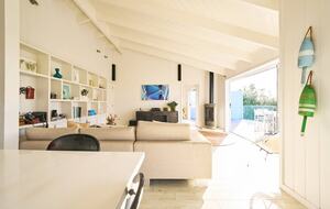 Sophisticated Island Living with Spa & Sun Decks - Waiheke Island, New Zealand