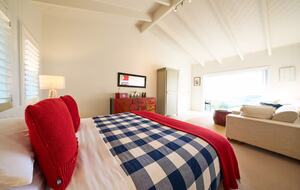 Sophisticated Island Living with Spa & Sun Decks - Waiheke Island, New Zealand