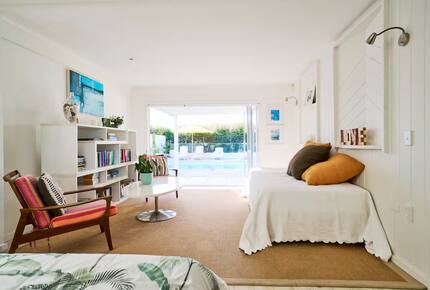 Sophisticated Island Living with Spa & Sun Decks - Waiheke Island, New Zealand