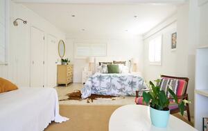 Sophisticated Island Living with Spa & Sun Decks - Waiheke Island, New Zealand