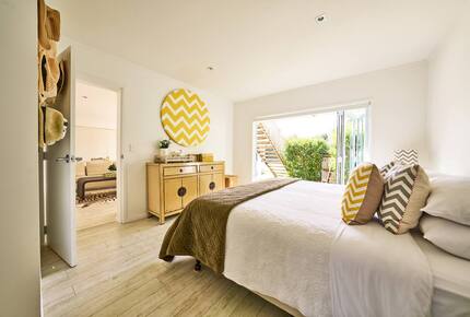 Sophisticated Island Living with Spa & Sun Decks - Waiheke Island, New Zealand