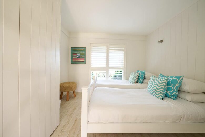Sophisticated Island Living with Spa & Sun Decks - Waiheke Island, New Zealand