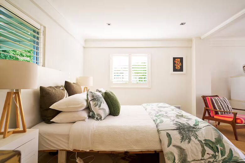 Sophisticated Island Living with Spa & Sun Decks - Waiheke Island, New Zealand