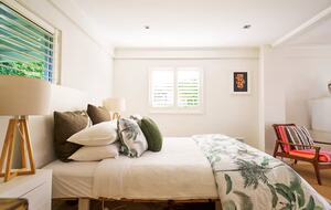 Sophisticated Island Living with Spa & Sun Decks - Waiheke Island, New Zealand