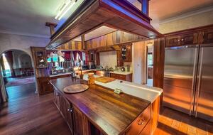 Vaal-Villa | Vintage Style Farmhouse - Vanderbijlpark, South Africa