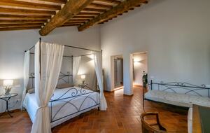 15th-Century Farmhouse in the Heart of Chianti - Lucignano, Italy