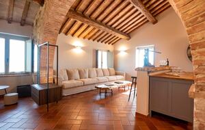 15th-Century Farmhouse in the Heart of Chianti - Lucignano, Italy
