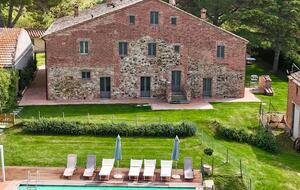 15th-Century Farmhouse in the Heart of Chianti - Lucignano, Italy