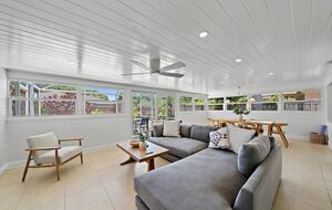 Sunny Sarasota Retreat Near Beaches & Downtown - Sarasota, Florida