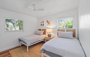 Sunny Sarasota Retreat Near Beaches & Downtown - Sarasota, Florida