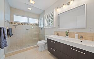 Sunny Sarasota Retreat Near Beaches & Downtown - Sarasota, Florida