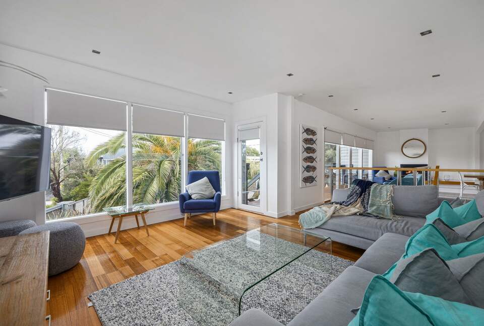 Blairgowrie Front Beach House | Refined Coastal Retreat Steps from the Sea - Blairgowrie, Australia