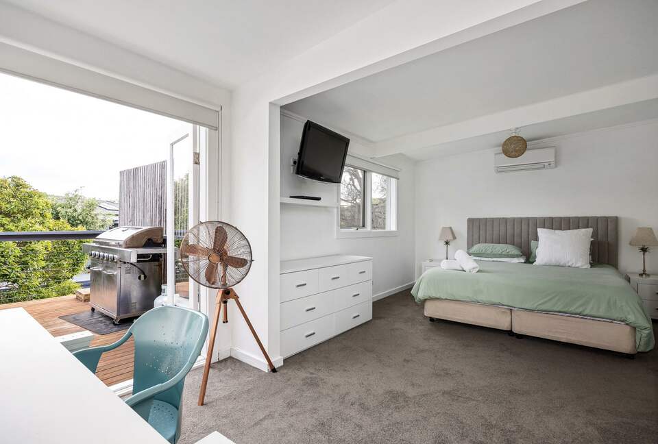 Blairgowrie Front Beach House | Refined Coastal Retreat Steps from the Sea - Blairgowrie, Australia