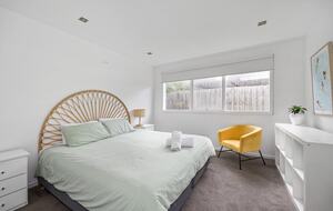 Blairgowrie Front Beach House | Refined Coastal Retreat Steps from the Sea - Blairgowrie, Australia