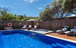 Blairgowrie Front Beach House | Refined Coastal Retreat Steps from the Sea - Blairgowrie, Australia