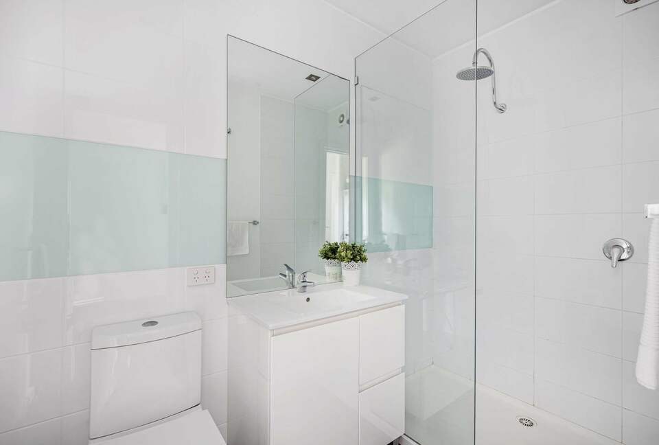 Blairgowrie Front Beach House | Refined Coastal Retreat Steps from the Sea - Blairgowrie, Australia