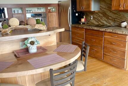 Charming Guest House on a 200/Acre Gated Estate - Middletown, Connecticut