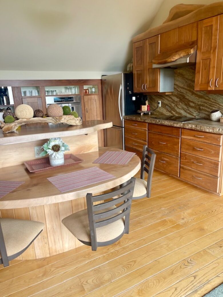 Charming Guest House on a 200/Acre Gated Estate - Middletown, Connecticut