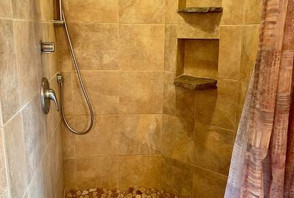 Charming Guest House on a 200/Acre Gated Estate - Middletown, Connecticut