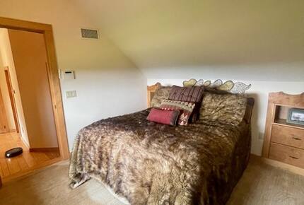 Charming Guest House on a 200/Acre Gated Estate - Middletown, Connecticut