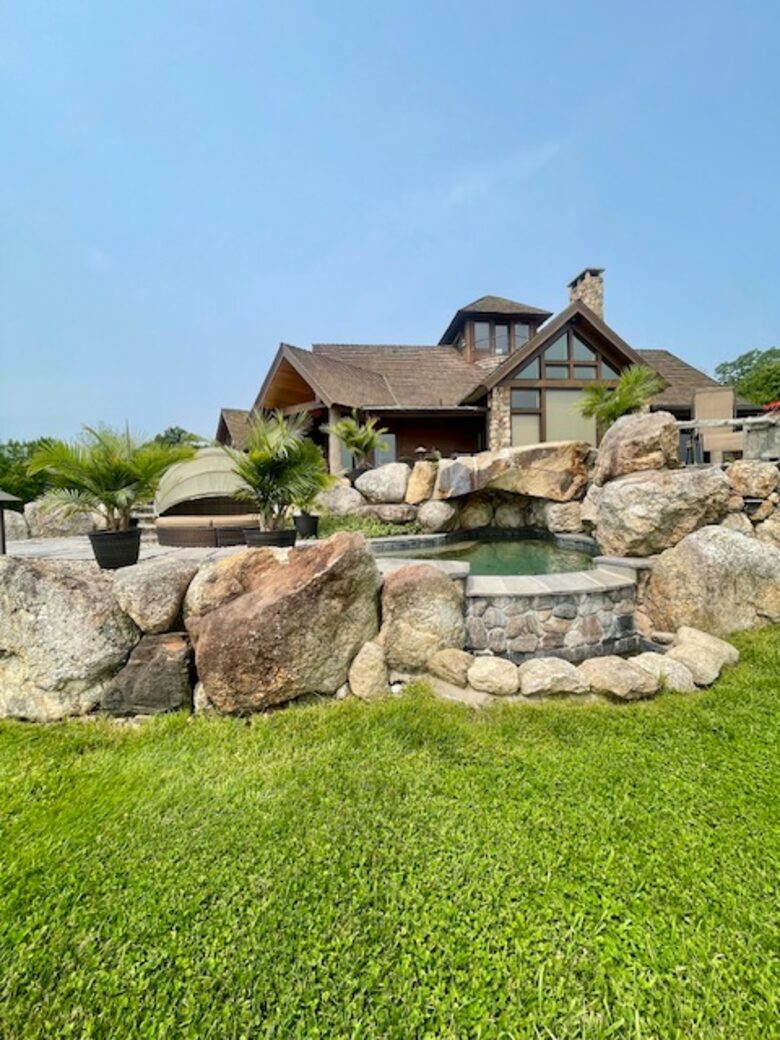 Charming Guest House on a 200/Acre Gated Estate - Middletown, Connecticut