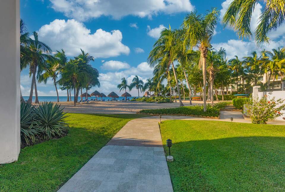 Elegant Escape on Cozumel’s Premier Beachfront - Cozumel, Mexico
