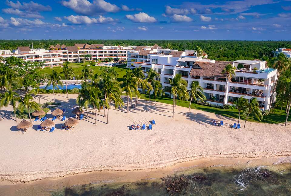 Elegant Escape on Cozumel’s Premier Beachfront - Cozumel, Mexico
