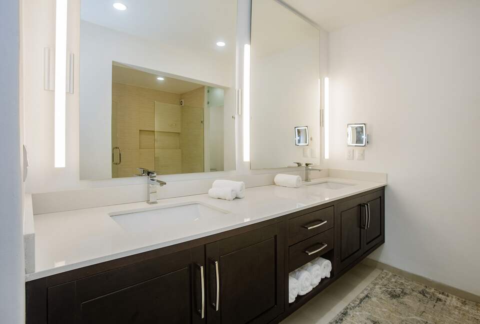 Elegant Escape on Cozumel’s Premier Beachfront - Cozumel, Mexico