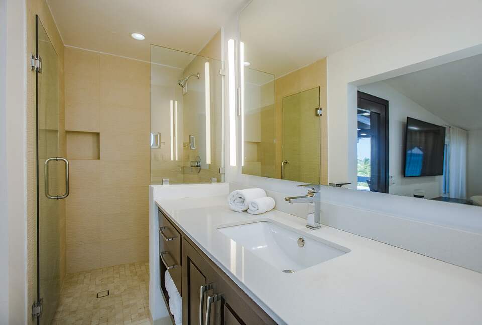 Elegant Escape on Cozumel’s Premier Beachfront - Cozumel, Mexico