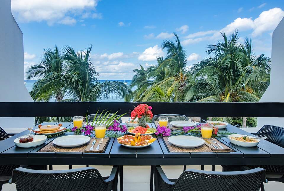Elegant Escape on Cozumel’s Premier Beachfront - Cozumel, Mexico