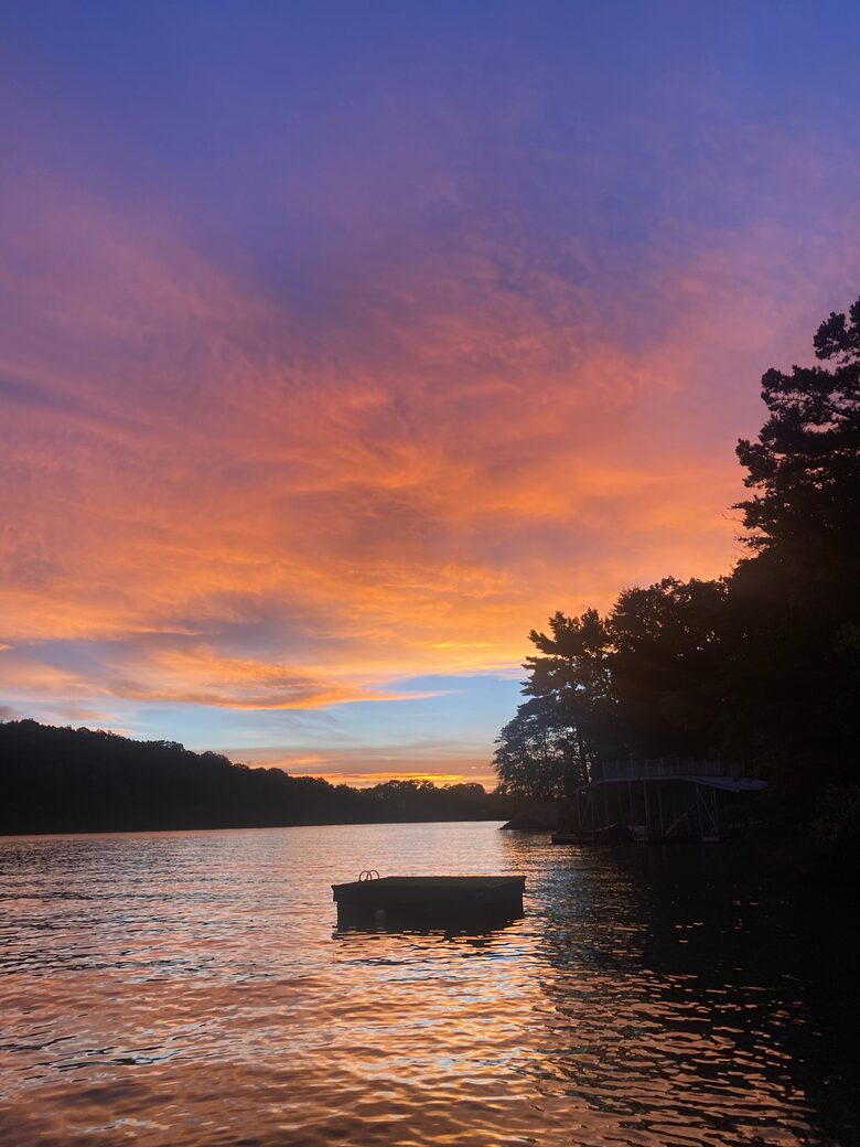 Sophisticated Mountain-View Haven on Lake Blue Ridge - Morganton, Georgia