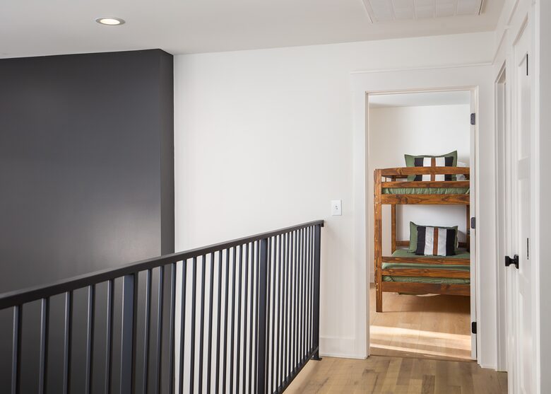 Elegant Retreat Overlooking Wilson Lake - Florence, Alabama