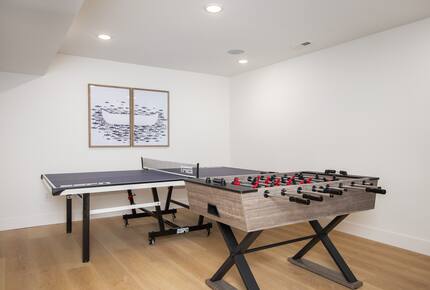 Elegant Retreat Overlooking Wilson Lake - Florence, Alabama