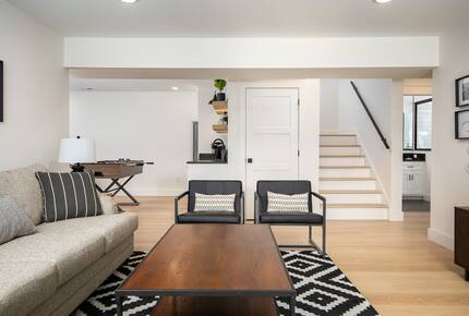 Elegant Retreat Overlooking Wilson Lake - Florence, Alabama