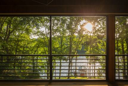 Elegant Retreat Overlooking Wilson Lake - Florence, Alabama