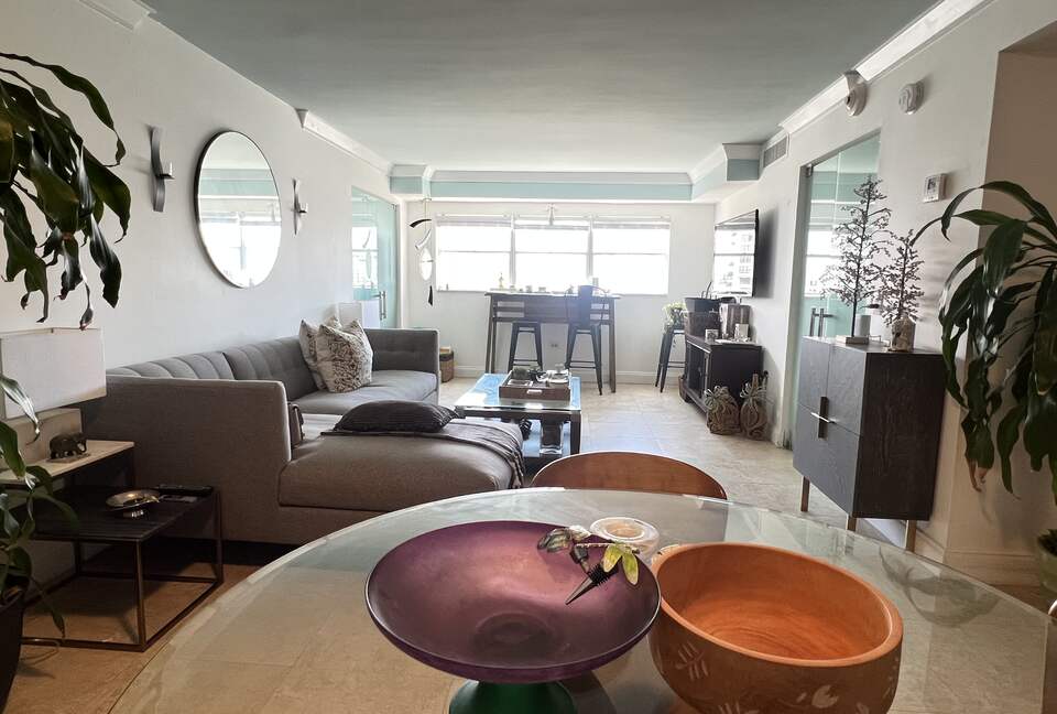 Perfectly Located Condo | Steps from the Beach - Miami Beach, Florida