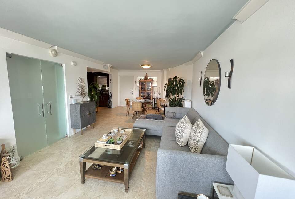 Perfectly Located Condo | Steps from the Beach - Miami Beach, Florida
