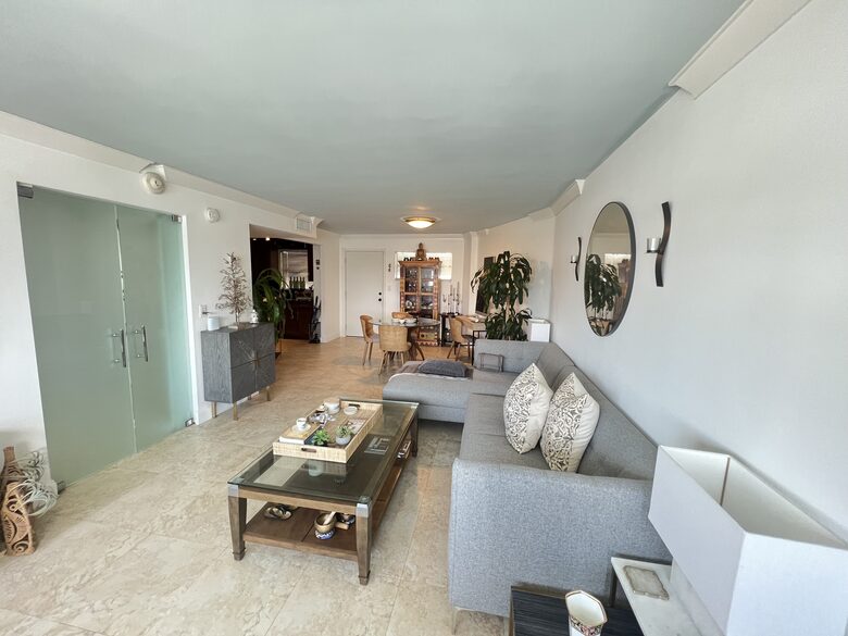 Perfectly Located Condo | Steps from the Beach - Miami Beach, Florida