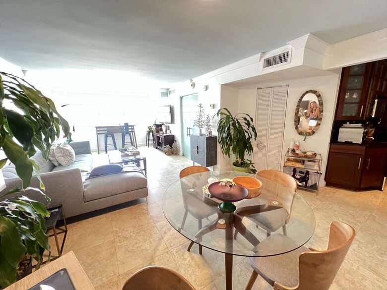 Perfectly Located Condo | Steps from the Beach - Miami Beach, Florida